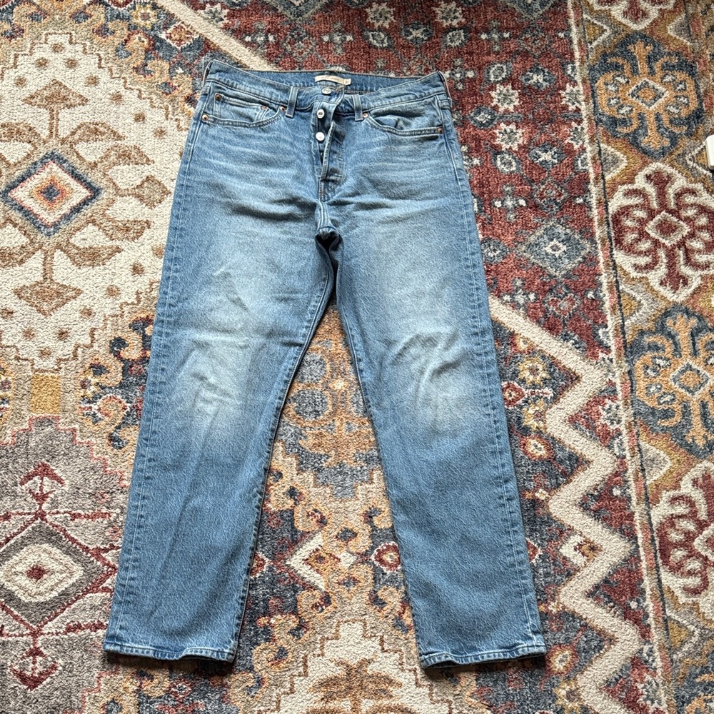 Levi's Straight Leg Jeans in Light Blue Denim